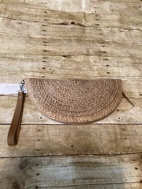 NWT Nasty Gal Woven Straw Clutch Wristlet Tan Boho Summer Bag
